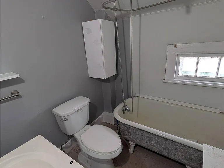 8 Norris St — Photo 3