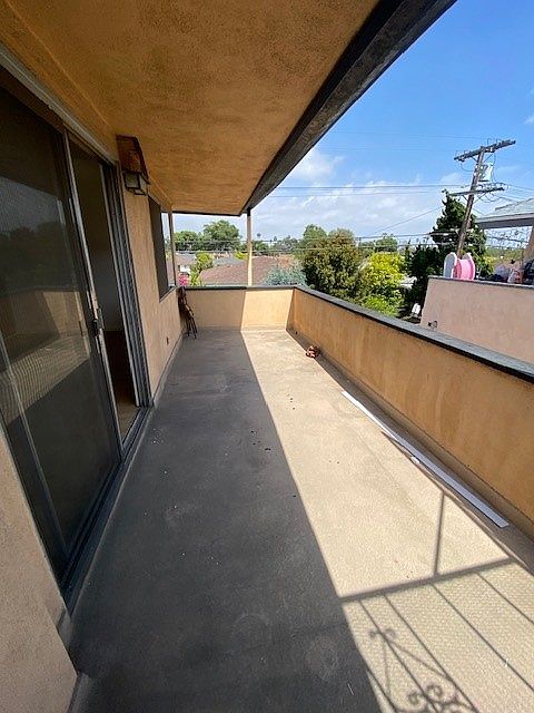 1st image of 3854 S Bronson Ave #6