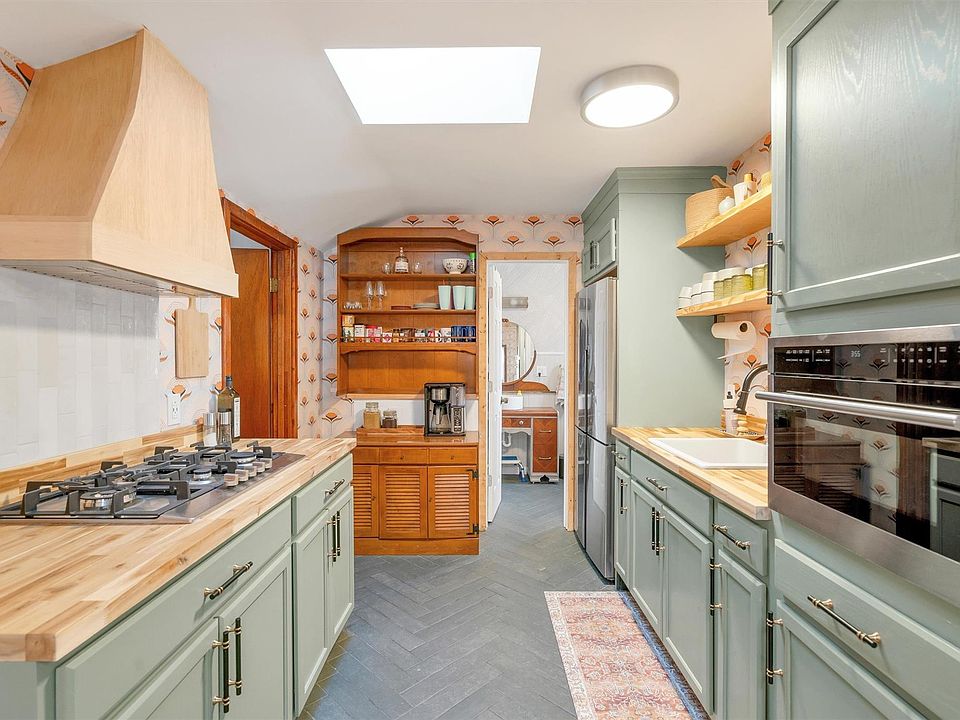 1st image of 53 Walnut Street E