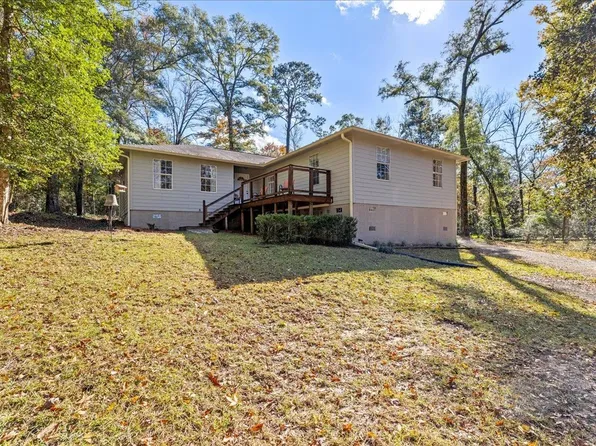 415 Honeysuckle Dr, Havana, FL 32333