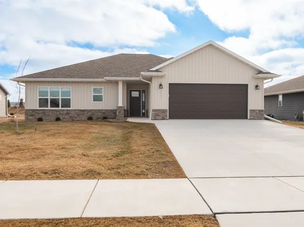 2513 Tipperary Trl, De Pere, WI 54115