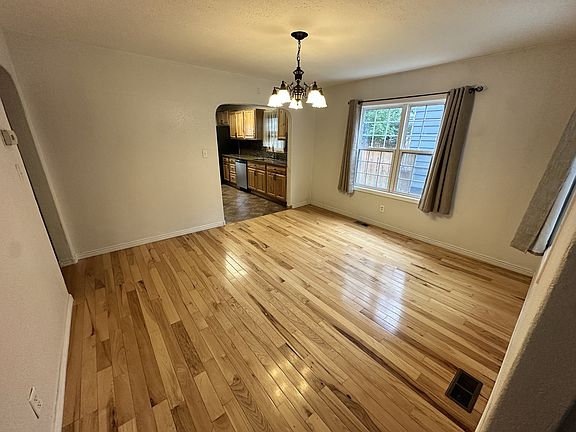 5th image of 523 6th Ave