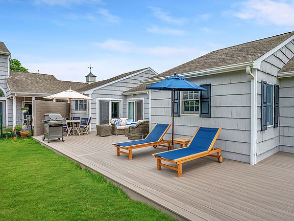 5th image of 20 Saint Andrews Cir
