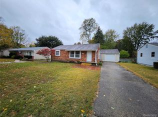 1510 S Crown St, Westland, MI 48186