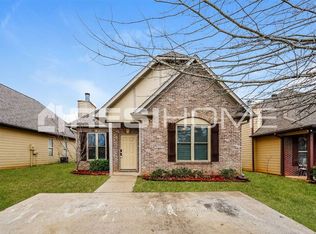 1063 Washington Dr, Moody, AL 35004