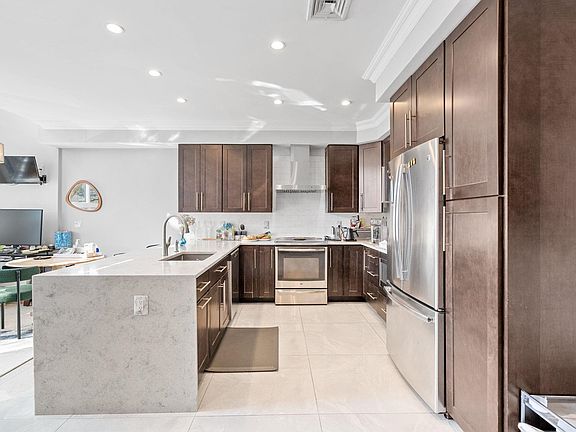 2nd image of 94 Leonard St Unit 2