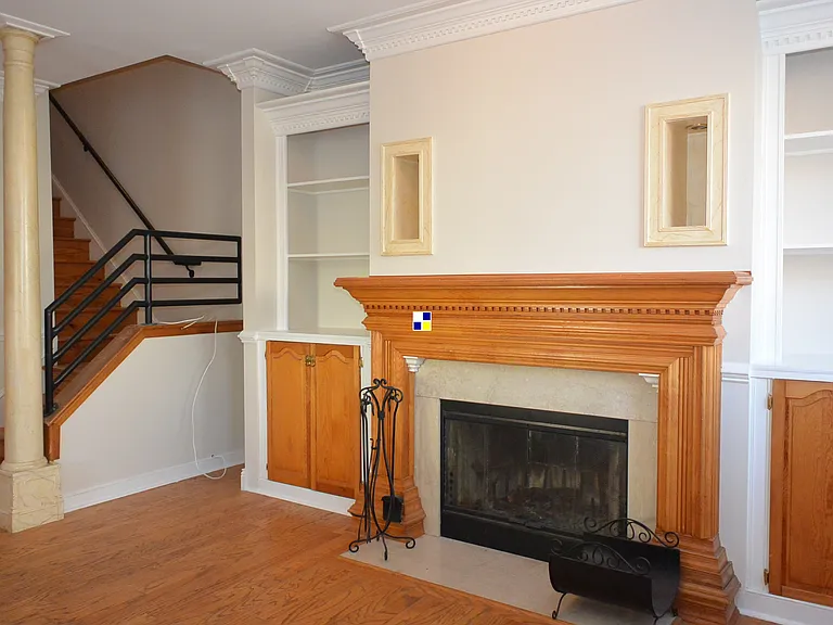 319 E Cross St — Photo 6