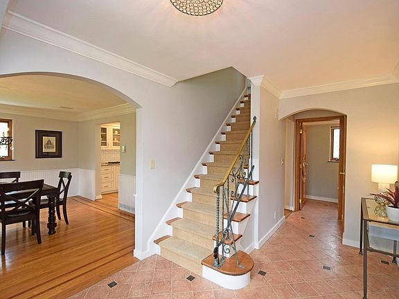 2nd image of 3939 Devonshire Dr
