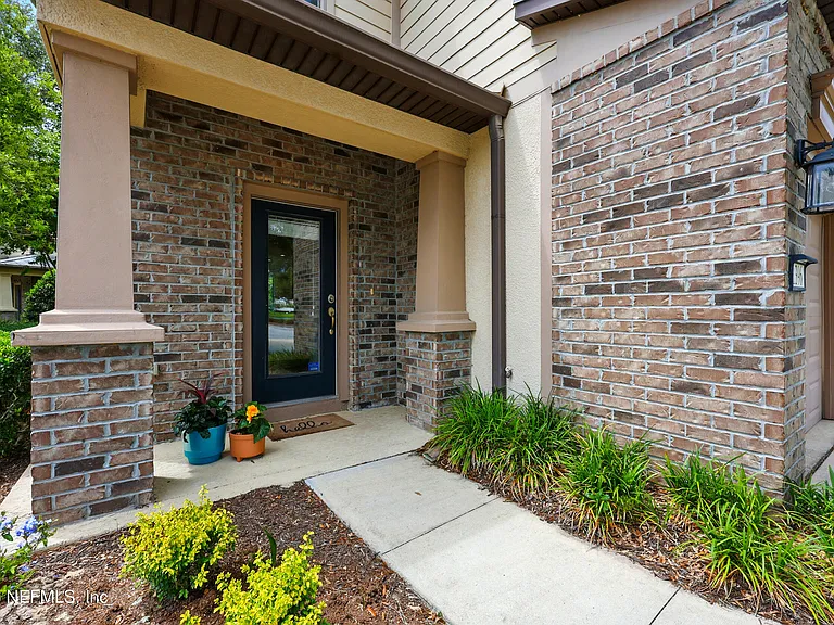 13964 Berryview Rd — Photo 3