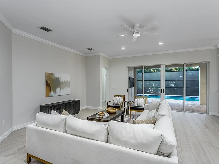 11909 Mandevilla Ct — Photo 10