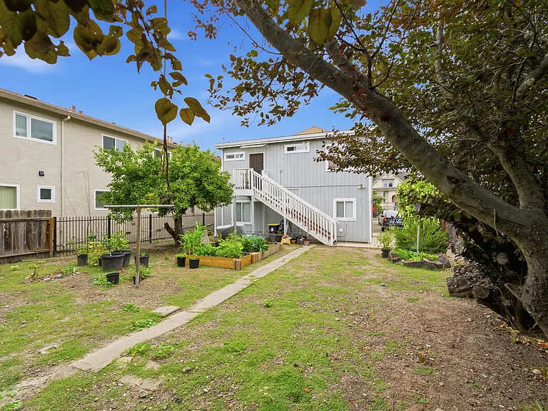 1238 Haskell St #A — Photo 7