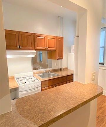 2nd image of 884 Massachusetts Ave #215