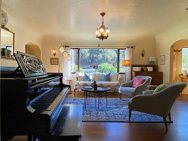 1328 W Valerio St — Photo 1