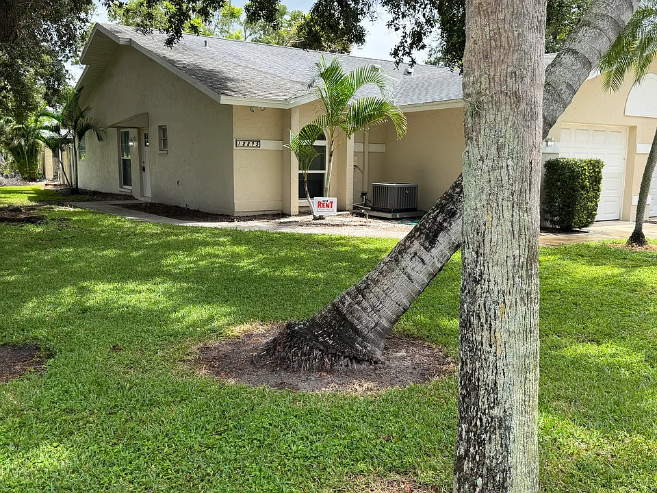 12295 Londonderry Ln
