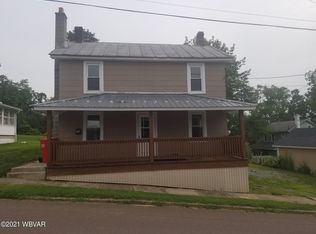 26 High St, Montgomery, PA 17752