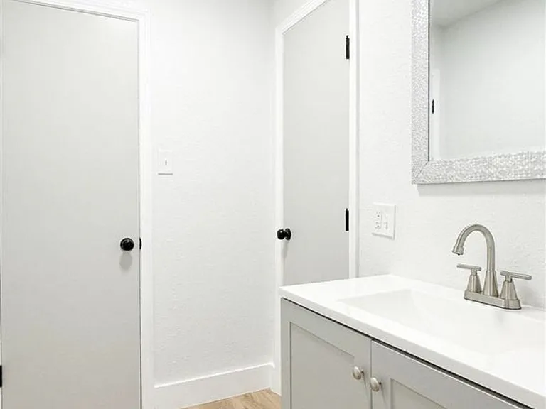 218 SE Surrey Pl — Photo 20