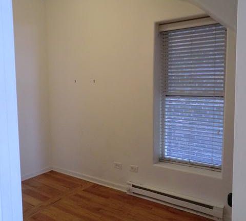 4th image of 2728 N Artesian Ave