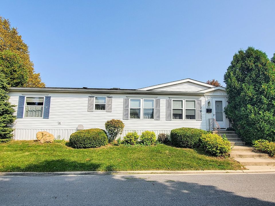 1st image of 1002 Garden Dr #1
