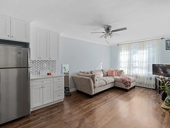 3rd image of 6200 Riverdale Ave APT 4K