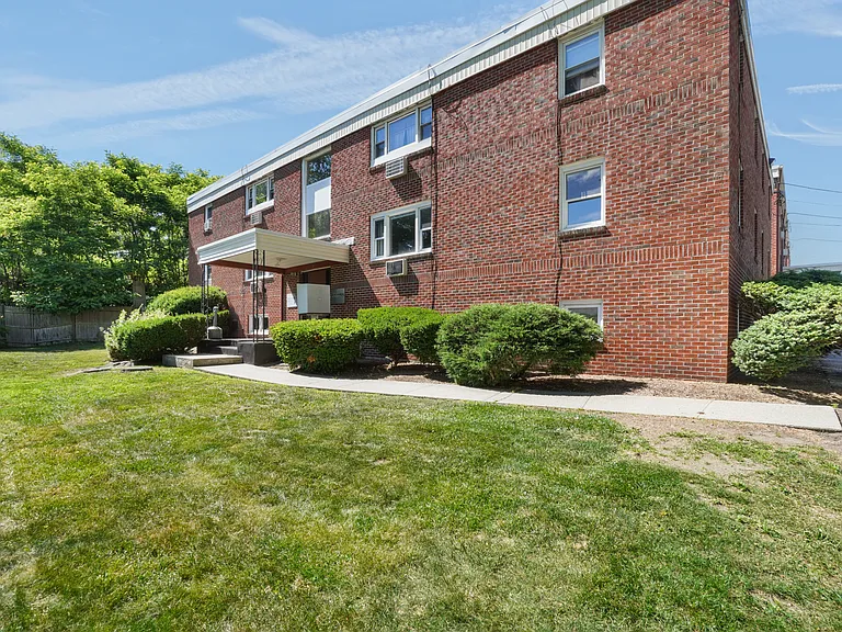 2160 Mineral Spring Ave #3-10 — Photo 15