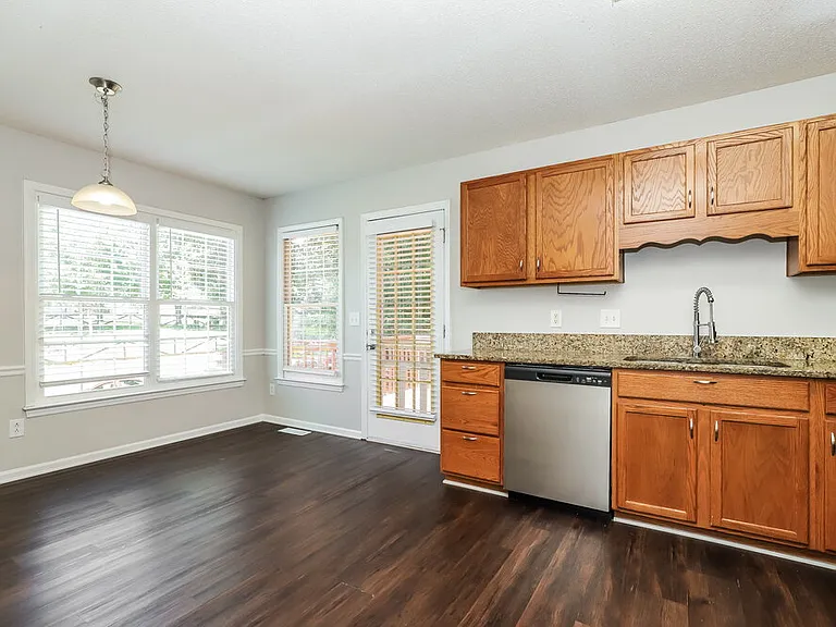 6819 Salem Quarter Rd — Photo 10