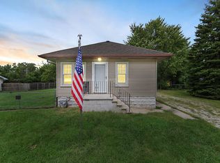 323 Cameron Ave, Lockport, IL 60441