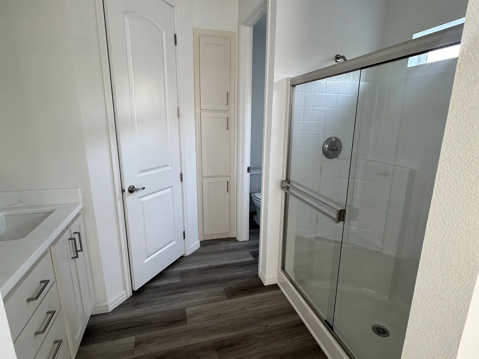 2 bed, 900 sqft, $3,200 — Photo 4