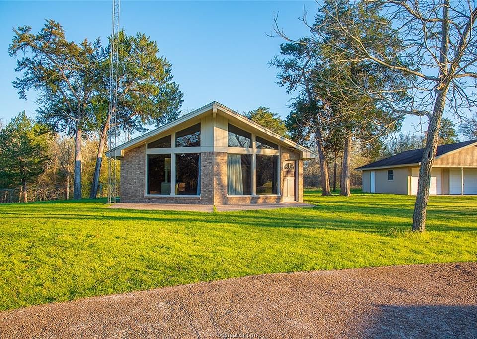 1st image of 9880 Lake Forest Cir