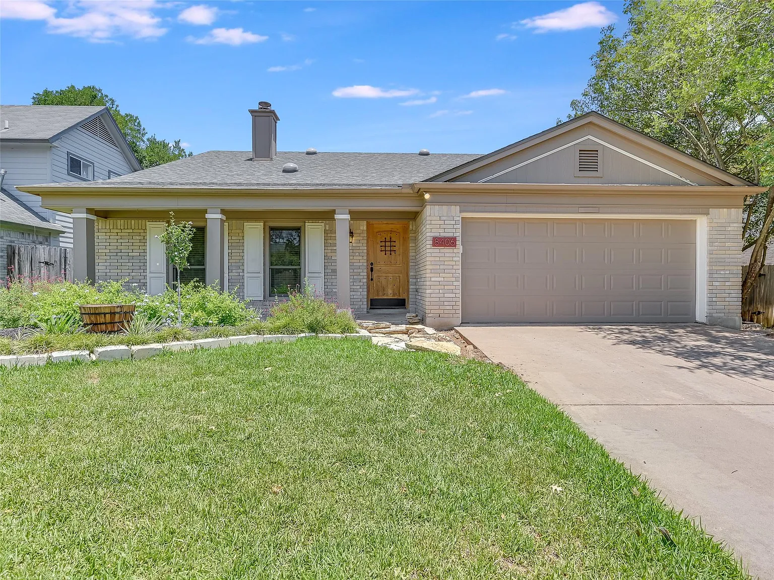 3 bed, 2.0 bath, 1680 sqft, $2,700 — Photo 1