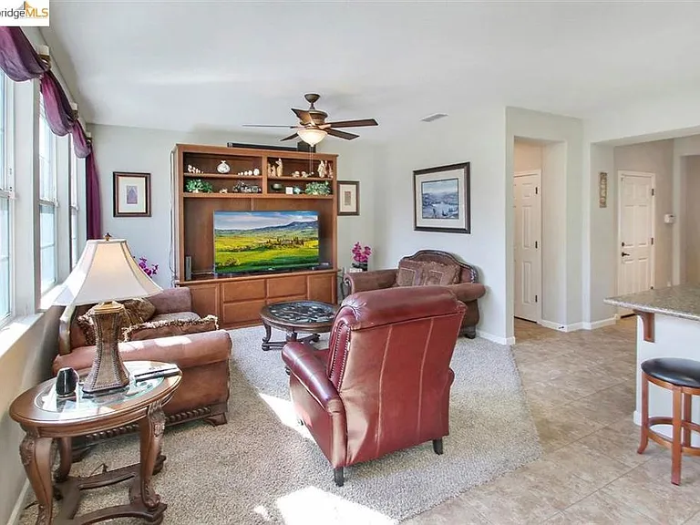 790 Yosemite Dr — Photo 14