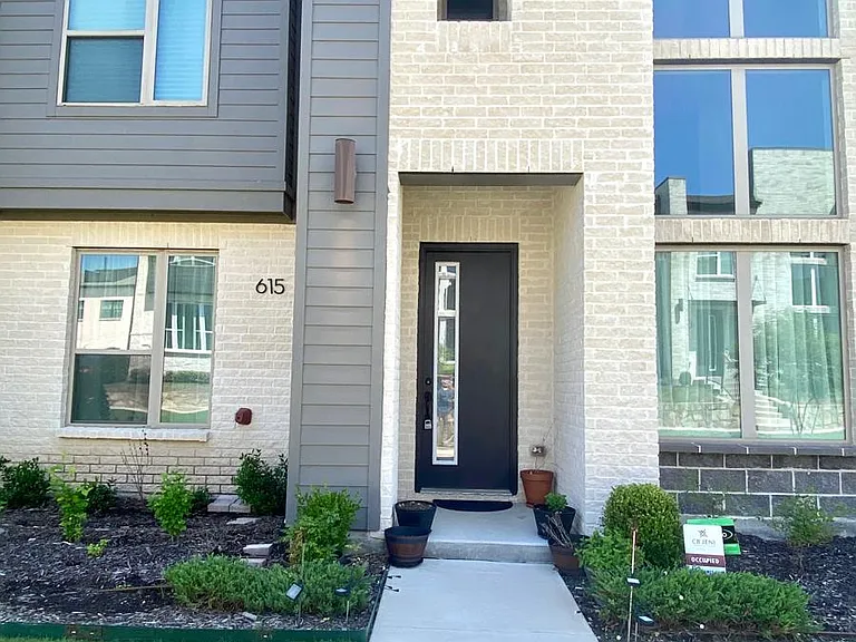 615 Collier Dr — Photo 1