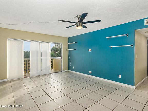 3rd image of 223 Columbia Dr APT 211