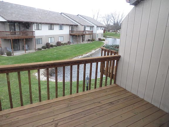 3rd image of 137 Parkside Dr #137