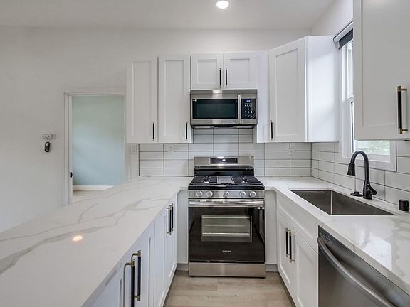 3rd image of 821 Agate St #F