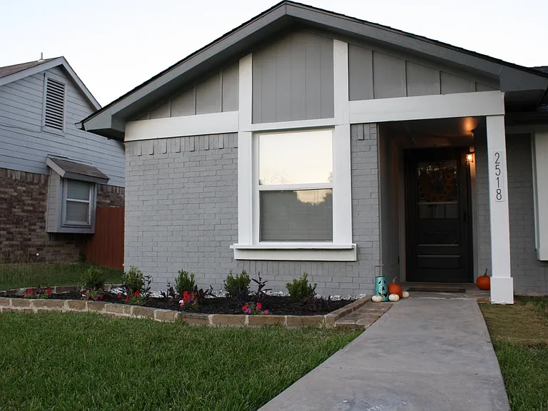 2518 Highdale Dr — Photo 2