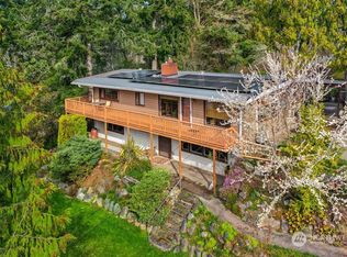 8300 NE Beck Rd, Bainbridge Island, WA 98110