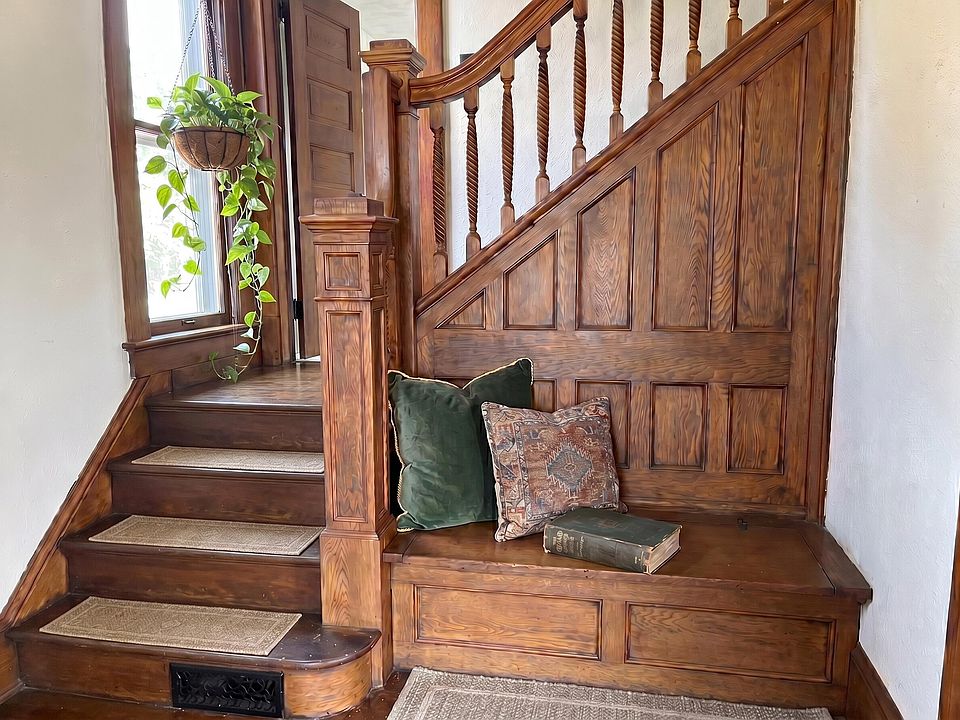 1st image of 219 Coshocton Ave