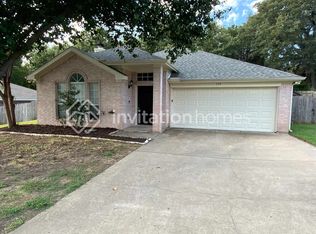 333 Sweetwater Dr, Weatherford, TX 76086