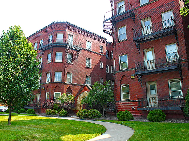 Tremont Terraces on Lincoln Park — Photo 9