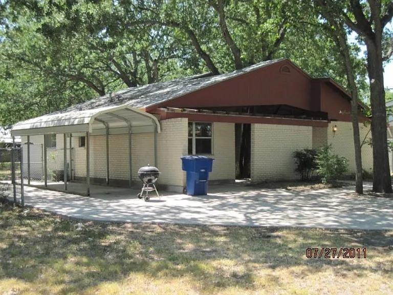 409 Oak St — Photo 10