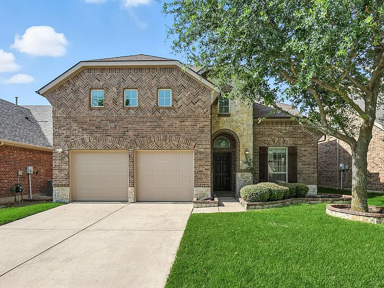 10421 Sexton Dr — Photo 1