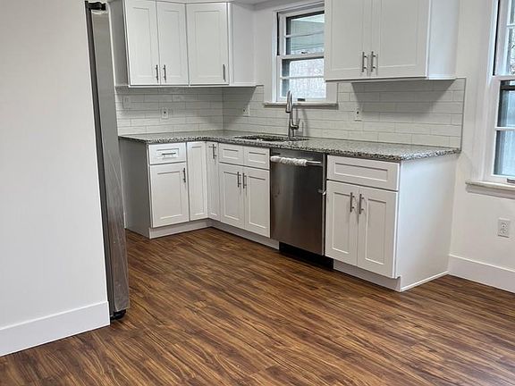 Kitchen with eating area