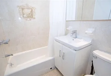 Rented by Century 21 Metropolitan