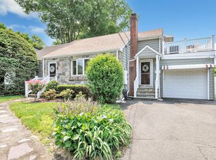 16 Senga Rd, Norwalk, CT 06854