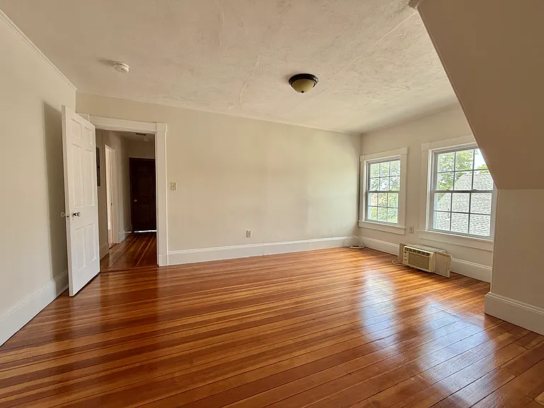 21 Bentley St — Photo 5