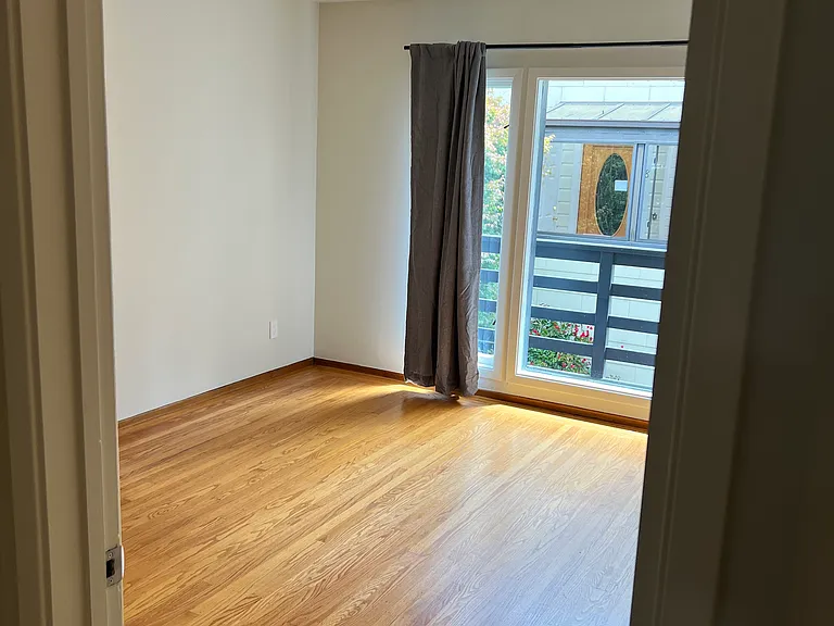 Bedroom #1 - Master (Pic #1)