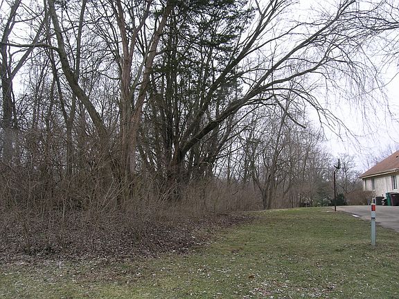 2nd image of 516 Towncrest Dr