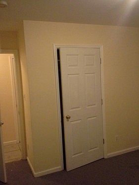 2nd image of 364-366 S 20th St Fl 1