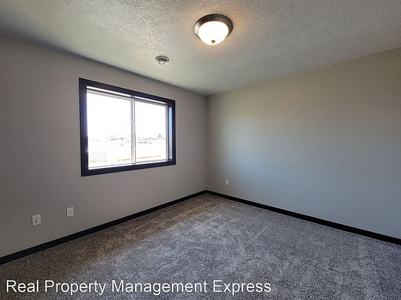 4th image of 4512 W 34th St N #10241480