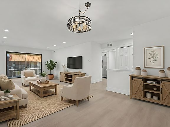 3rd image of 4900 Foster St APT 407